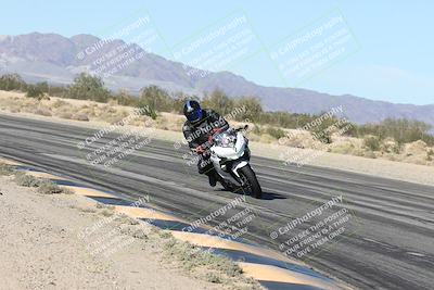 media/Dec-04-2025-Racers Edge (Thu) [[5ebc9f124d]]/3-B Group/3-Session 2 (Turn 7 Inside)/